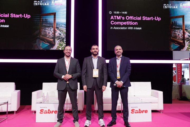 شركة إسكيبيد كلوب تفوز بمسابقة عروض الشركات الناشئة في سوق السفر العربي 2025